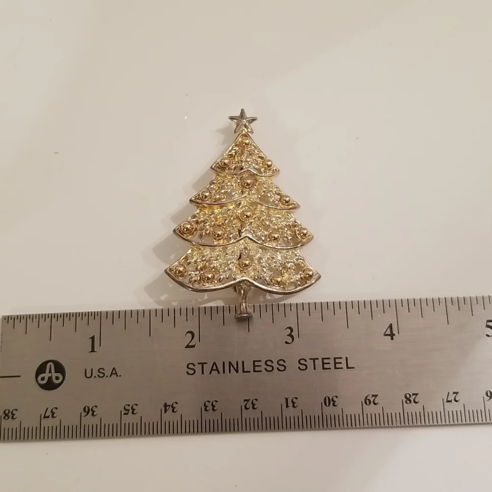Christmas Tree Goldtone Pin/Brooch